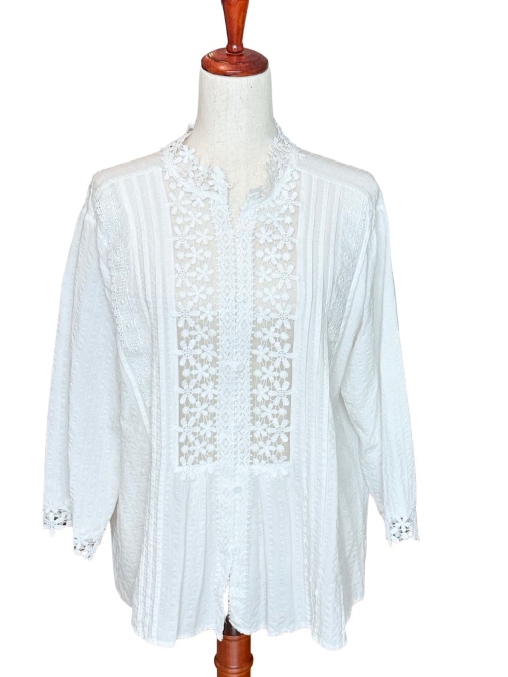 Woman's 3/4 Sleeve White Seersucker - Gauze Lacey Blouse XXL